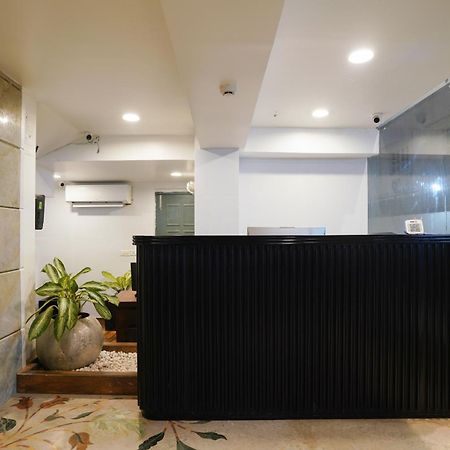 Uptown Hotel Нагпур Экстерьер фото