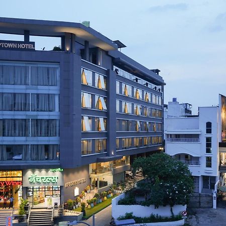 Uptown Hotel Нагпур Экстерьер фото