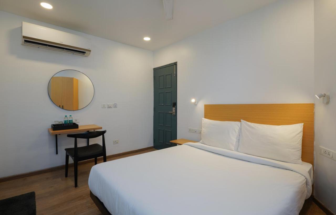 Uptown Hotel Нагпур Экстерьер фото