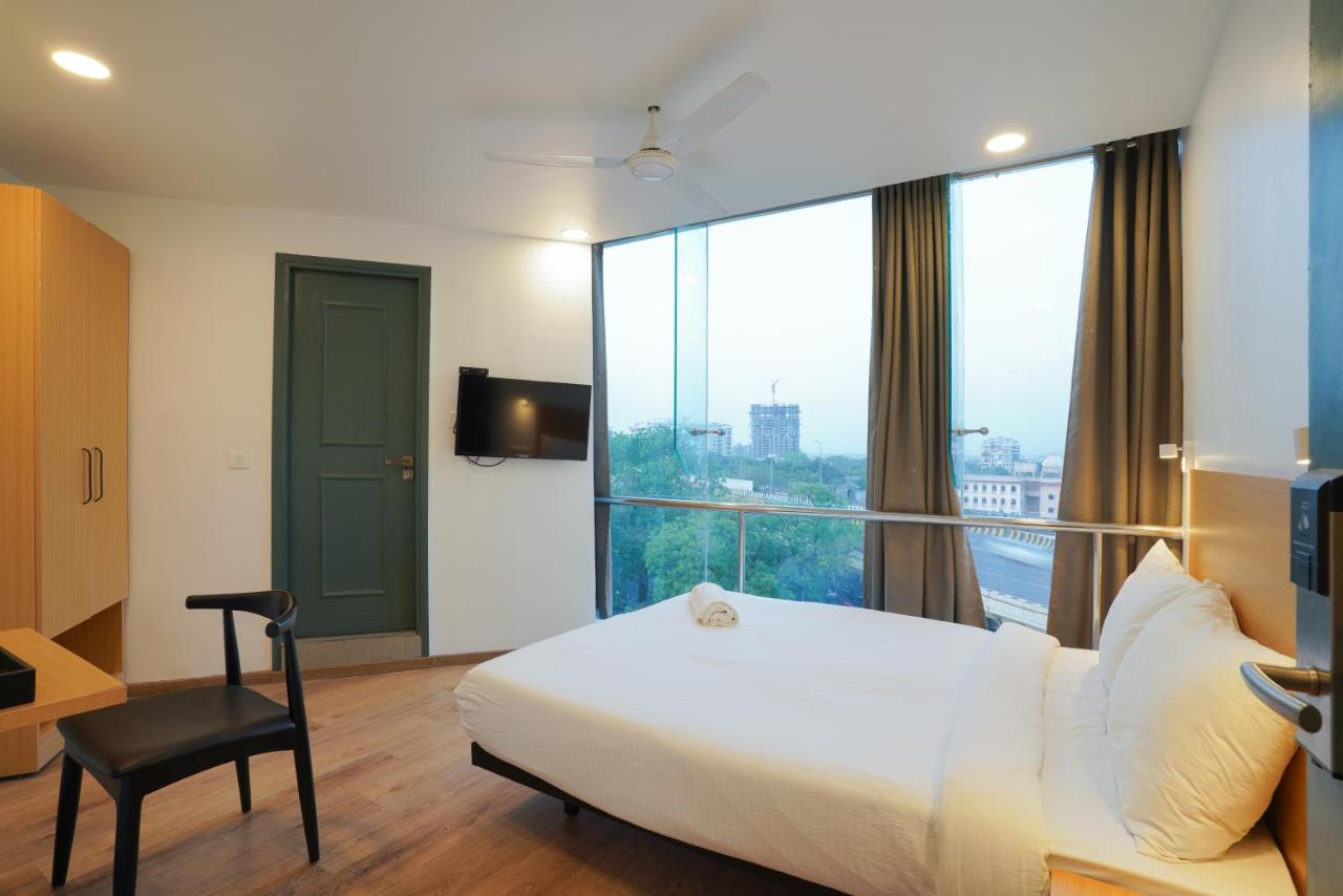 Uptown Hotel Нагпур Экстерьер фото