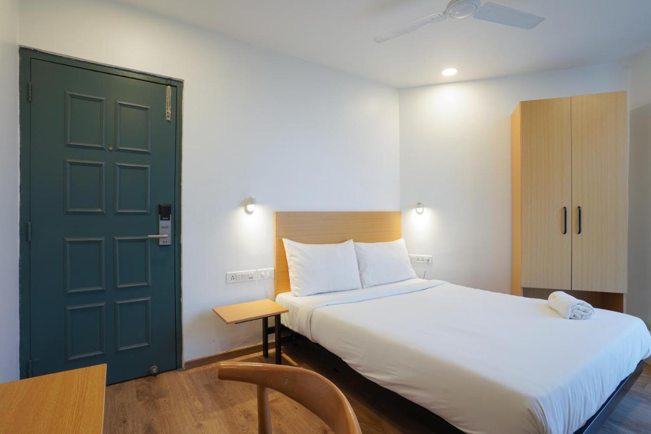 Uptown Hotel Нагпур Экстерьер фото